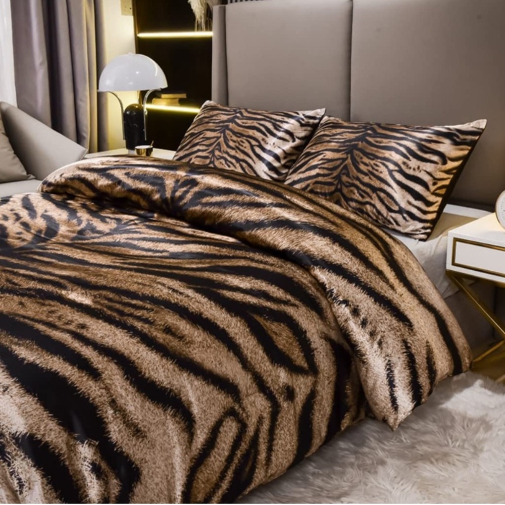 Tiger Print Silky Comforter Sets Queen Animal Stripes Bedding Sets 3 Pieces - Picture 3 of 7